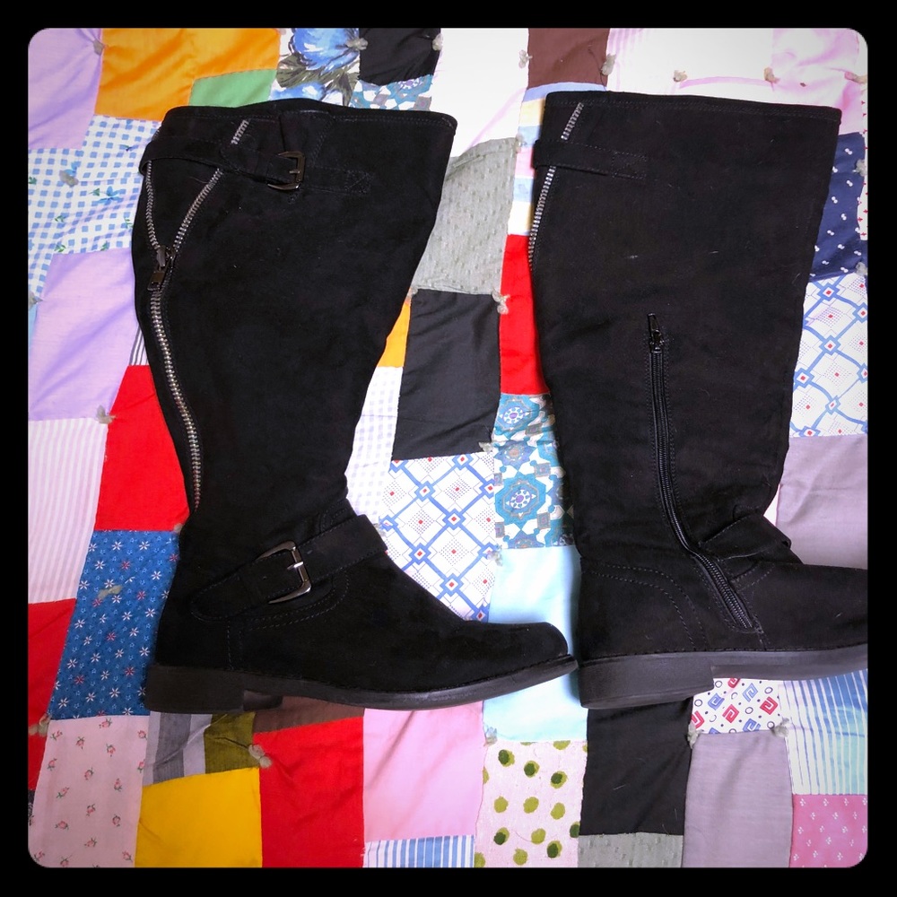 Black suede boots